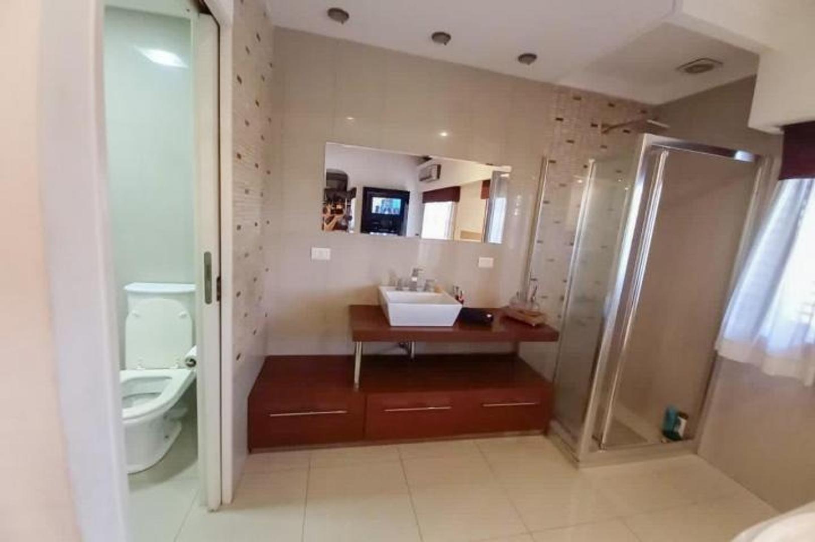 Casa en venta  6 ambientes San justo