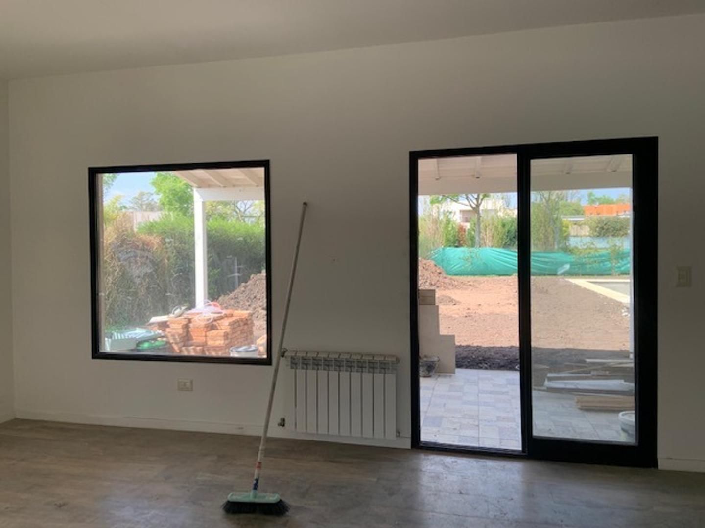 Casa 4 ambientes con 3 baños