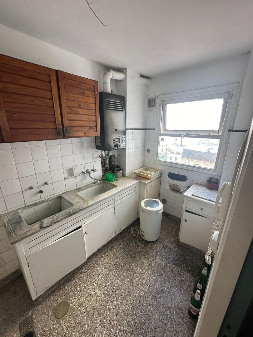 25 De Mayo 3000 , Piso 7