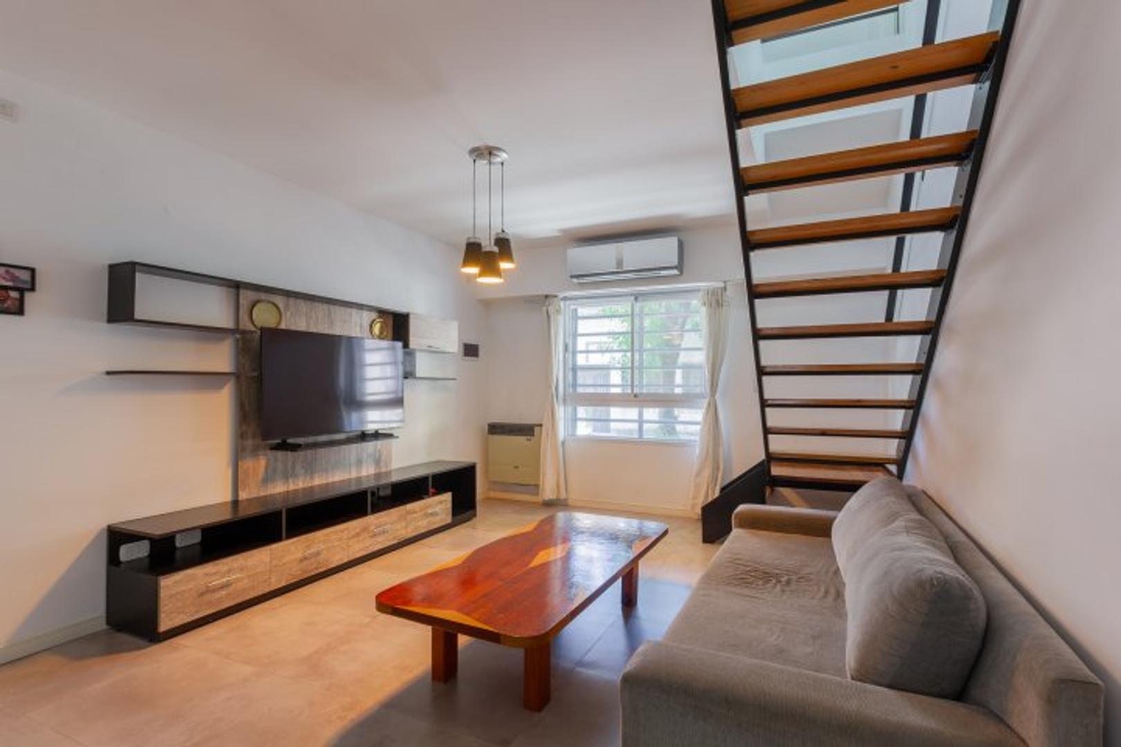 Venta PH 4 ambientes sin expensas con parrilla en Saavedra