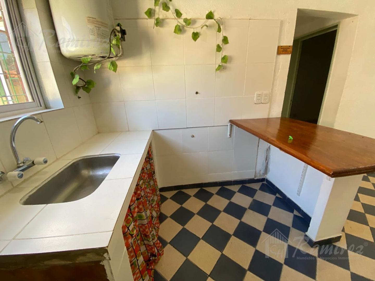 Casa 3 Ambientes En Alquiler - Francisco Alvarez, Moreno