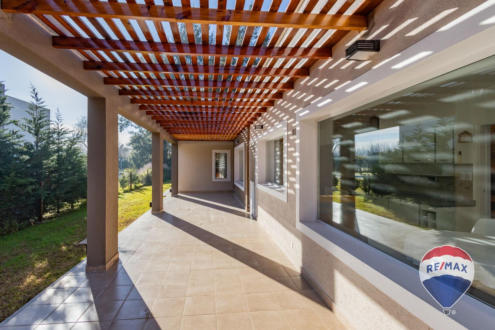 Casa en Venta con 1 cochera