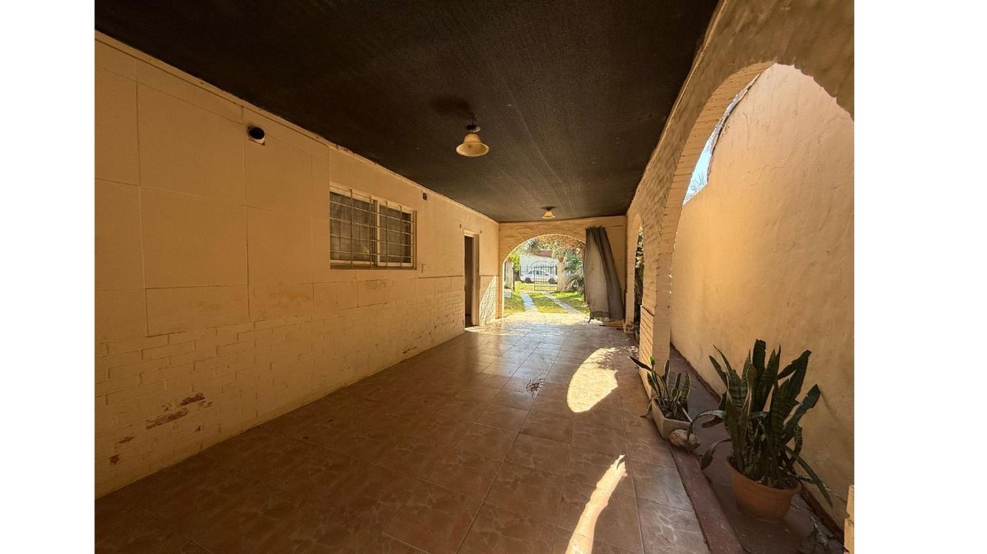 Casa 4 ambientes con 1 baño