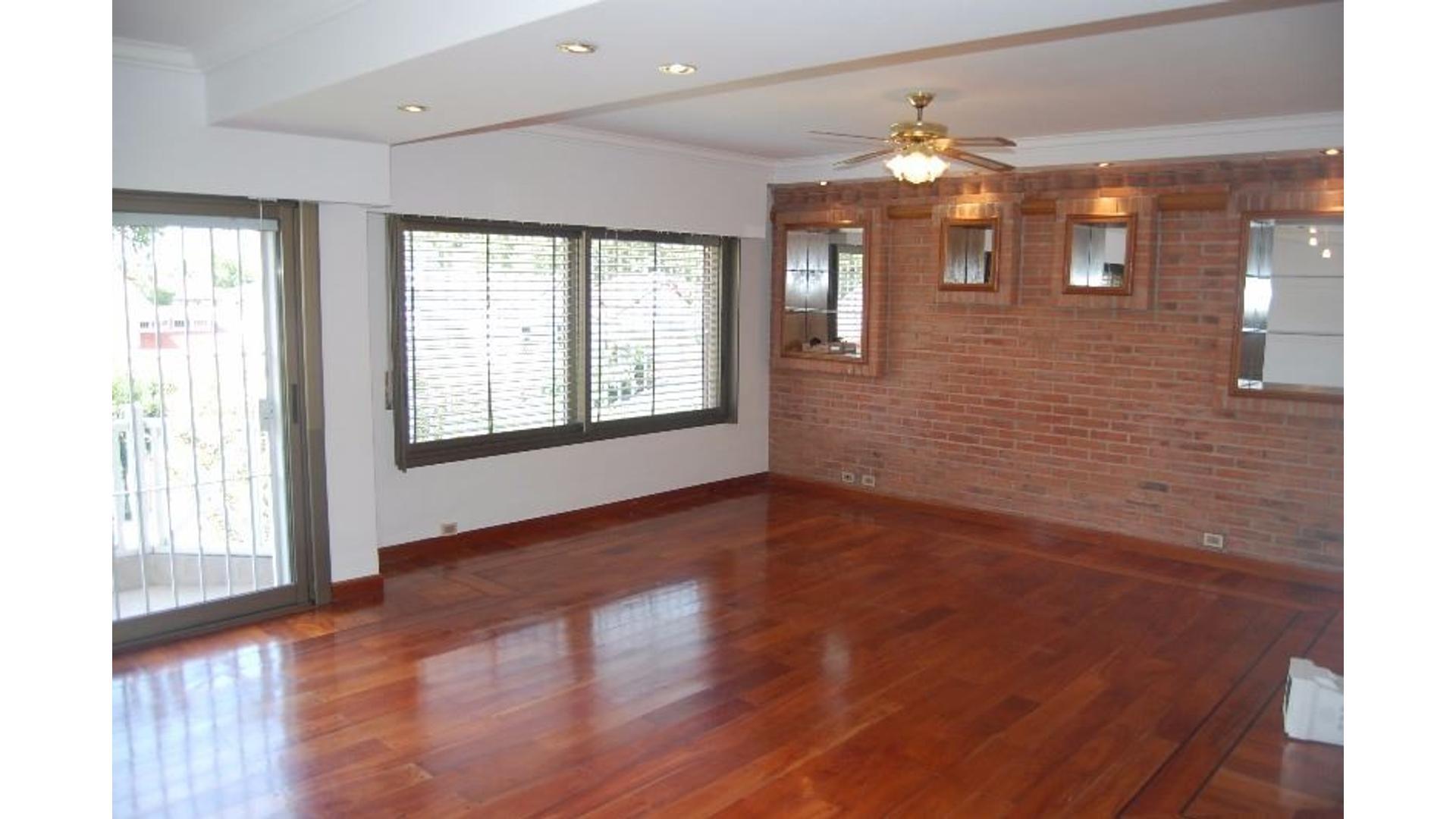 Casa 6 ambientes con 3 baños