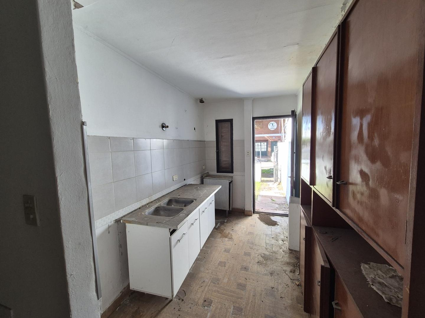 Casa 3 ambientes con 1 baño