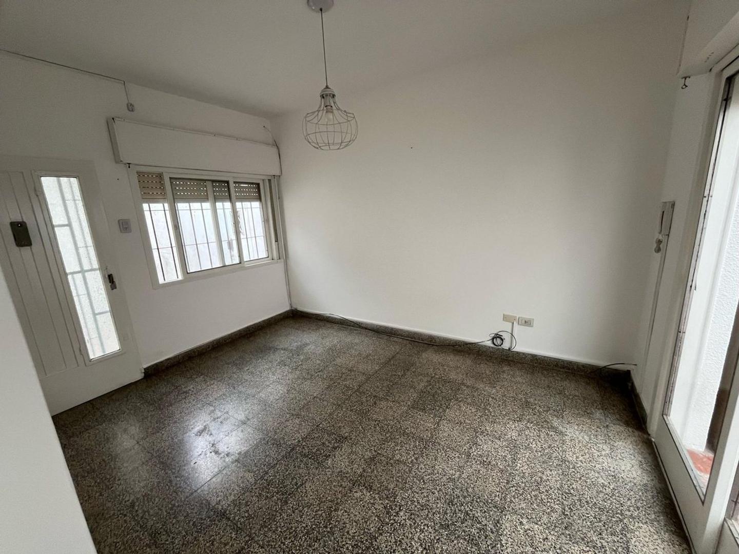 Depto Tipo Casa en Venta 43 años