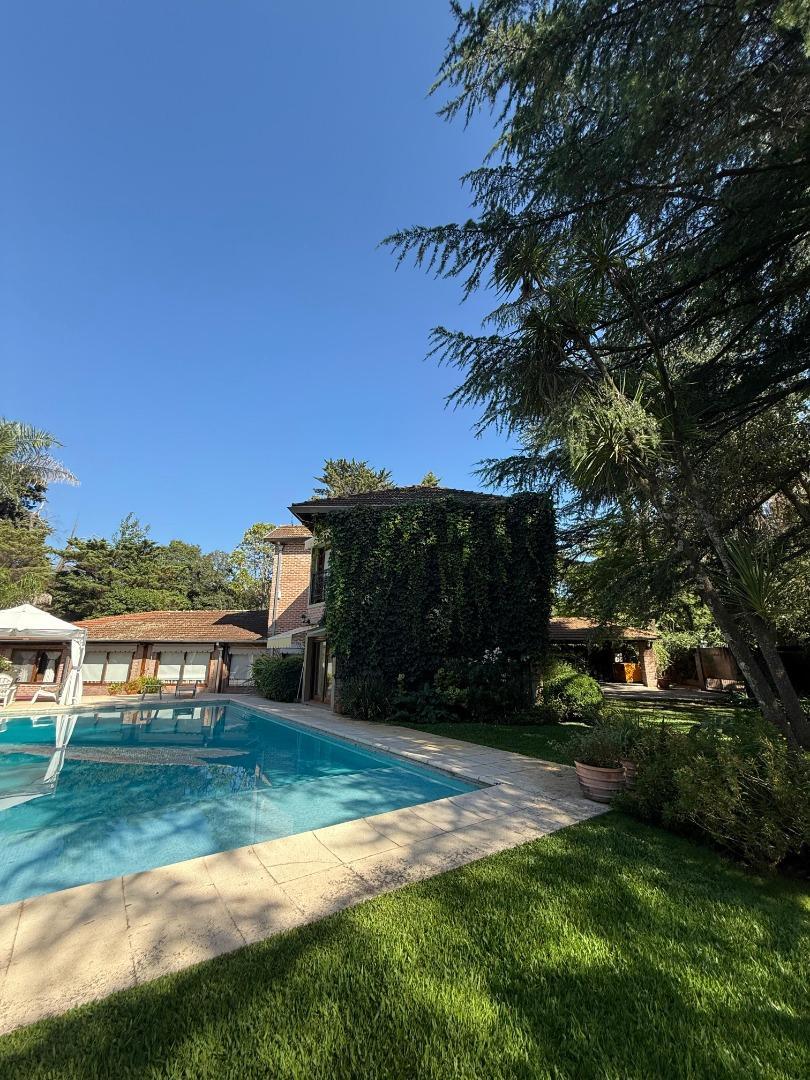 Gobernador Udaondo 2300