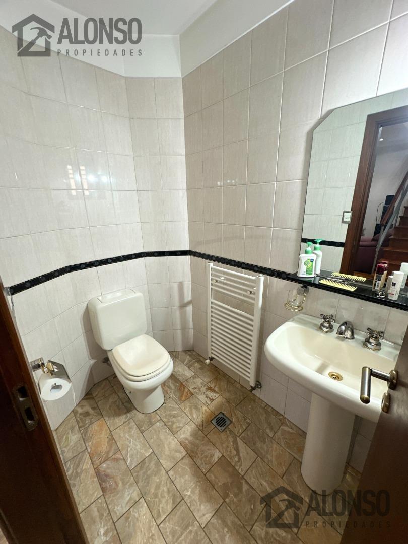 CHALET 5 AMBIENTES CON PISCINA EN VENTA EN LANÚS