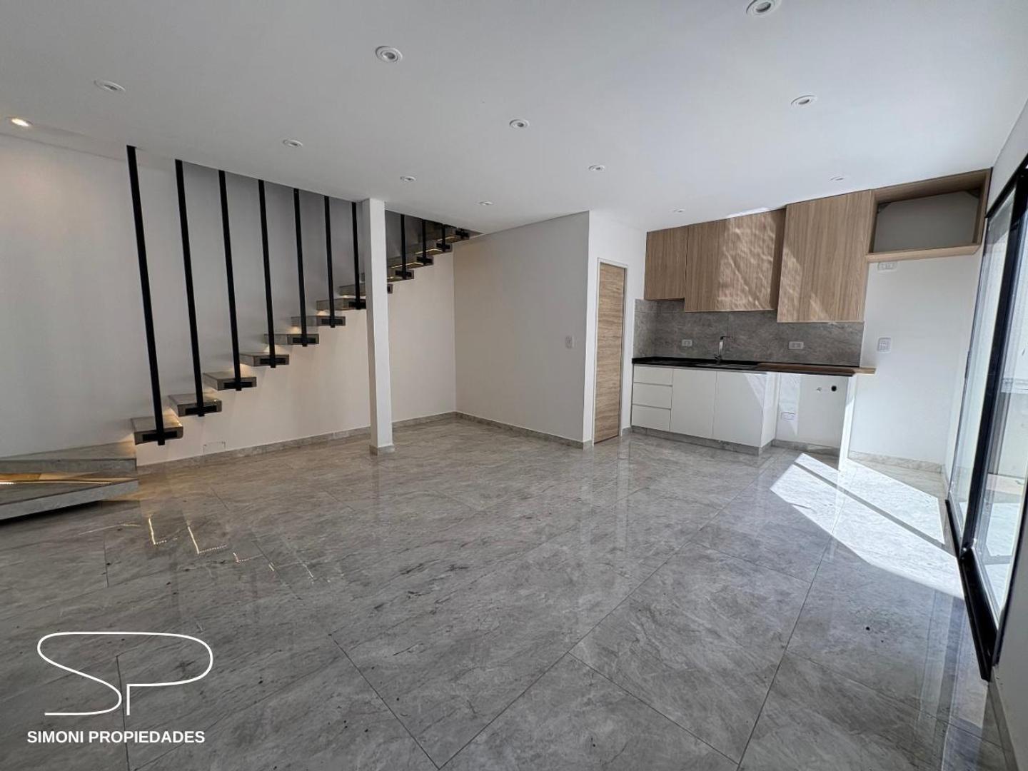 Depto Tipo Casa en Venta de 3 ambientes