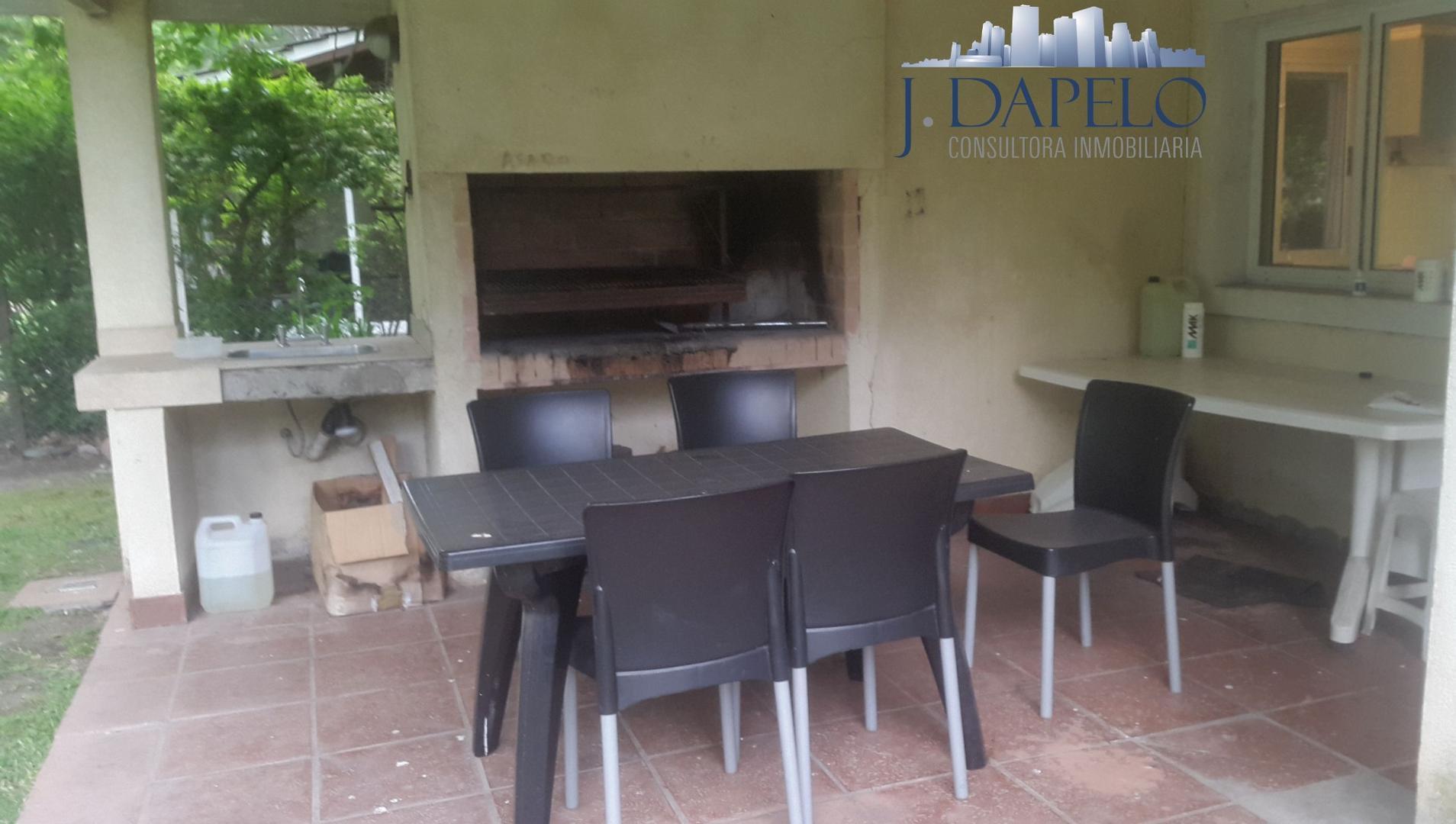 Casa en Venta con 3 cocheras