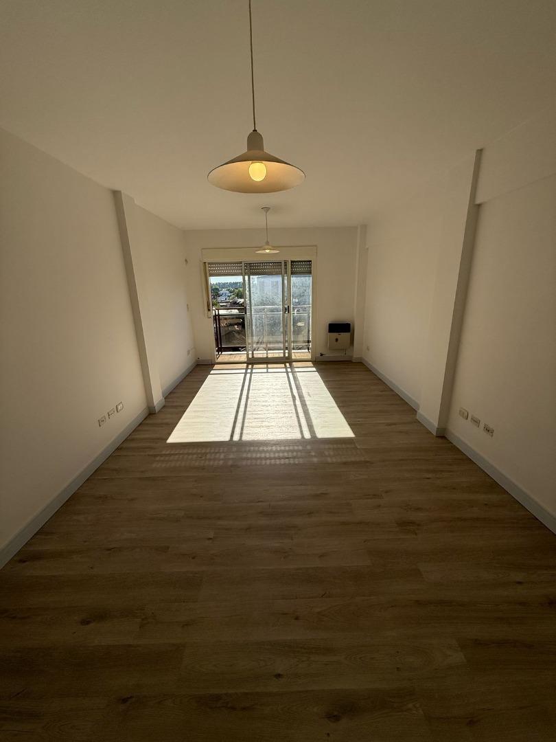 MONOAMBIENTE  EN MUY BUENA UBICACION