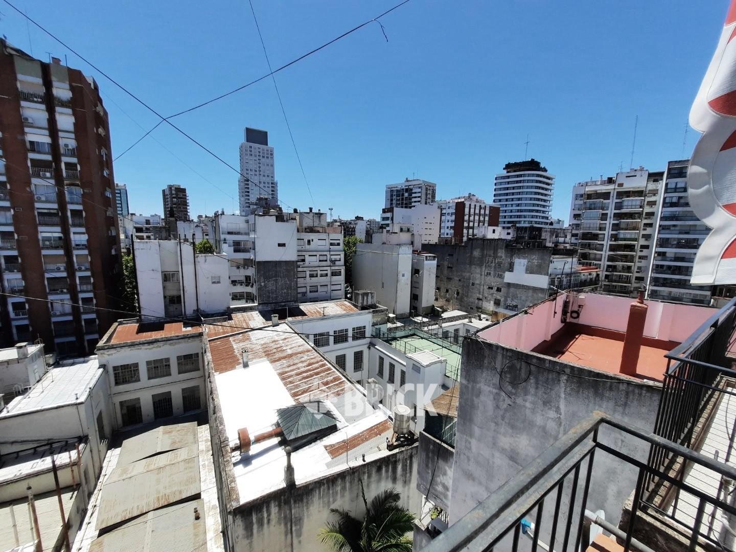 JULIAN ALVAREZ Y AV. SANTA FE - IMPECABLE BALCON BAÑO Y COCINA COMPLETOS