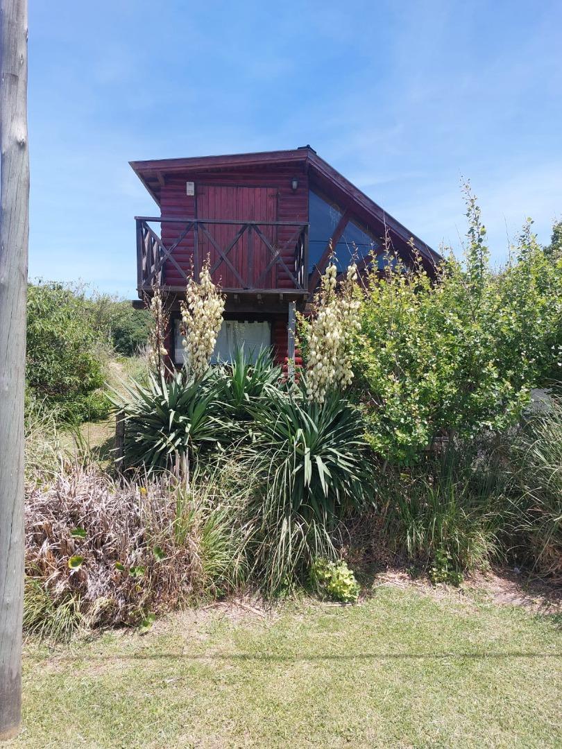 Casa en Alquiler con 2 cocheras