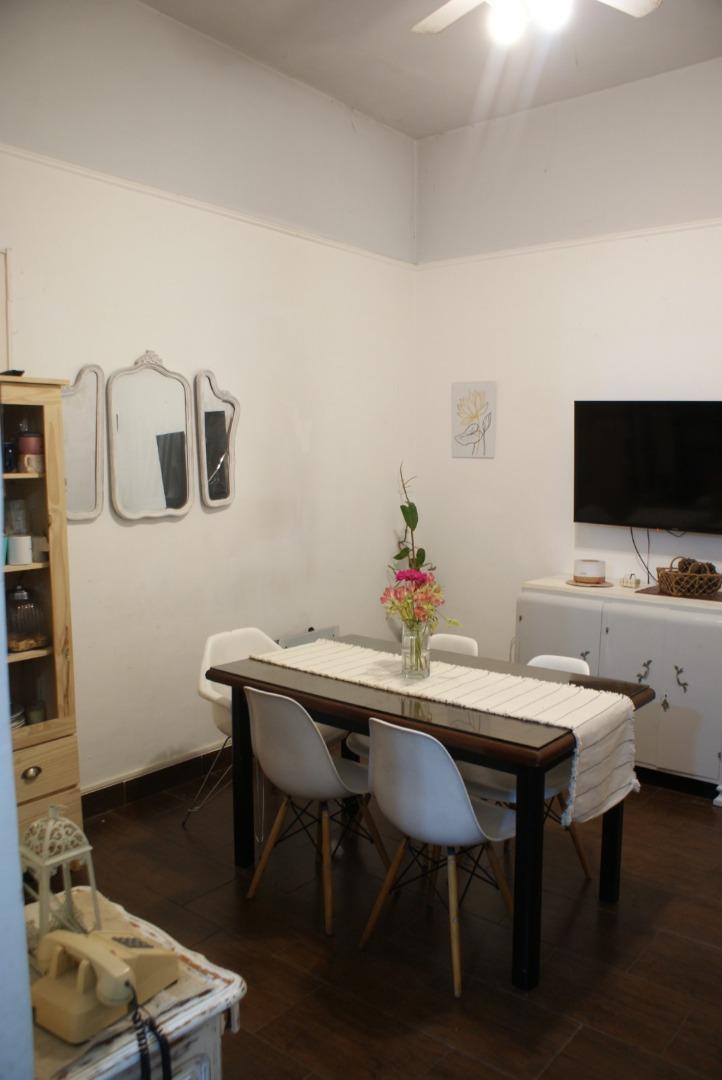 Departamento Tipo Casa de 4 ambientes con terraza y parrilla