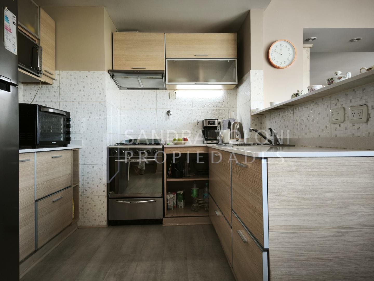 Almirante Brown 2600, Piso 3