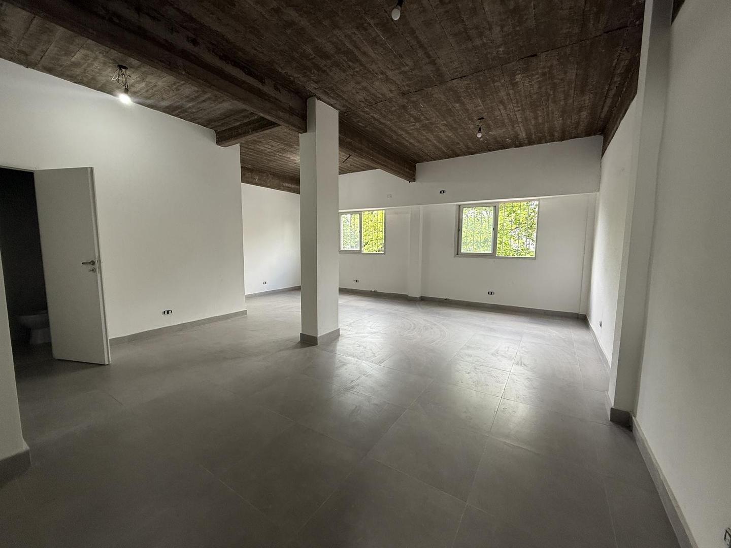 Oficina en Alquiler al Noreste