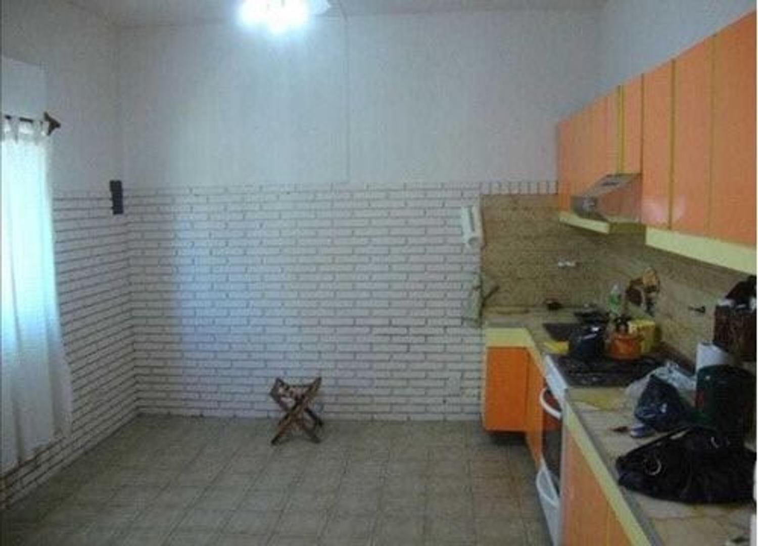 Casa en Venta en Castelar, USD 85.000