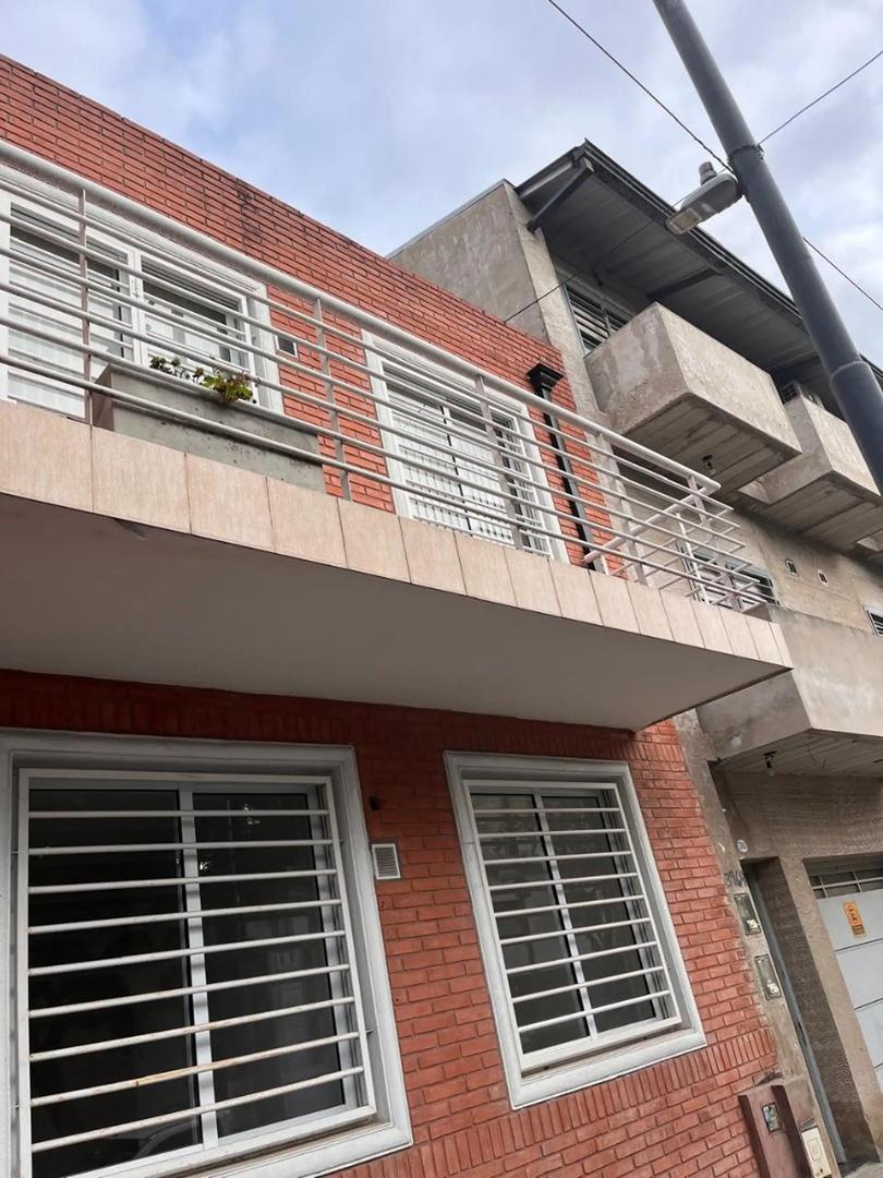 Depto Tipo Casa en Venta de 2 ambientes