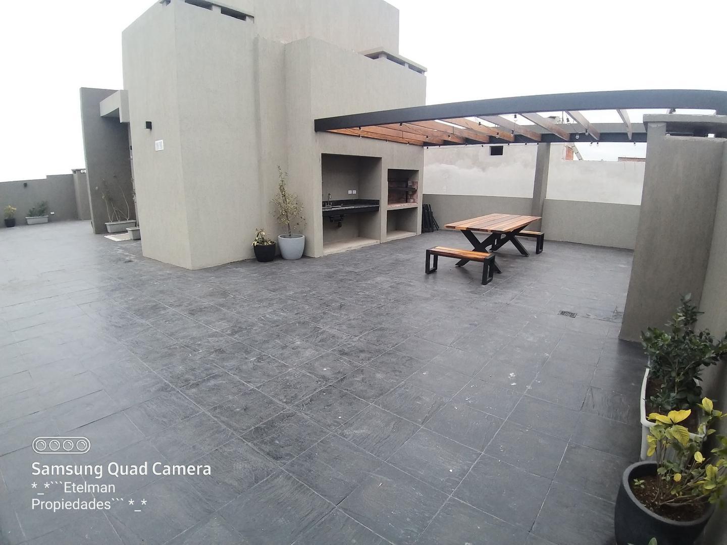 Departamento en Alquiler con 1 cocheras