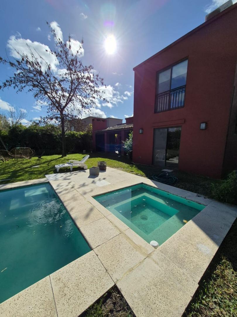 Casa en Venta al Oeste