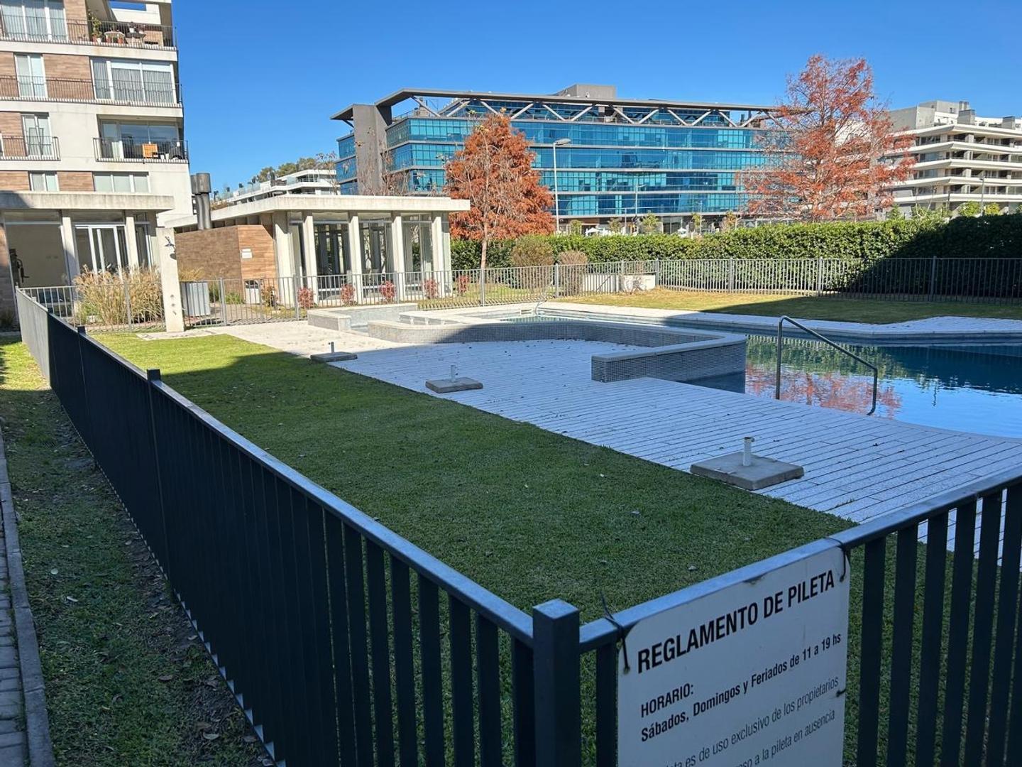 Los Crisantemos, Villahaus 400, Piso PB