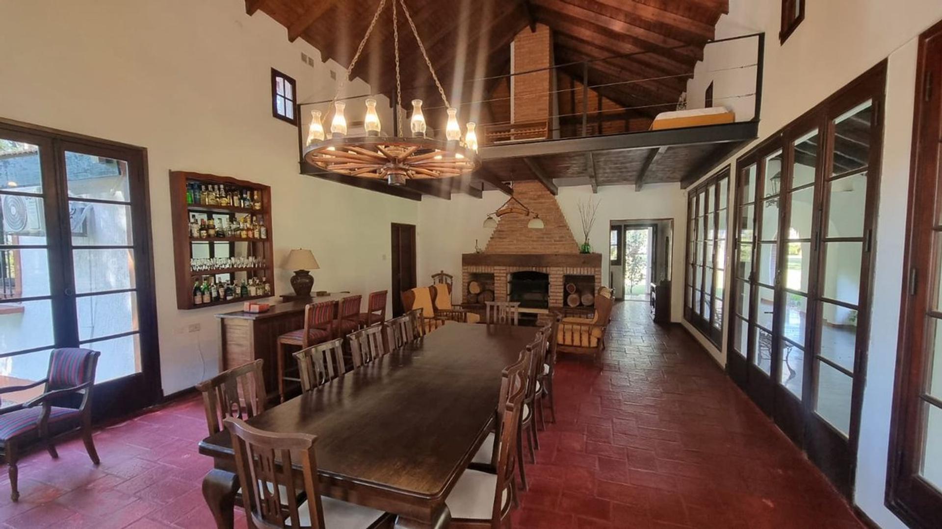 Casa en Alquiler de 5 dormitorios