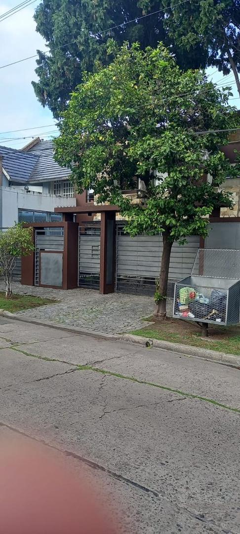 EXCELENTE DÚPLEX 3 AMB ZONA RESIDENCIAL ADROGUÉ