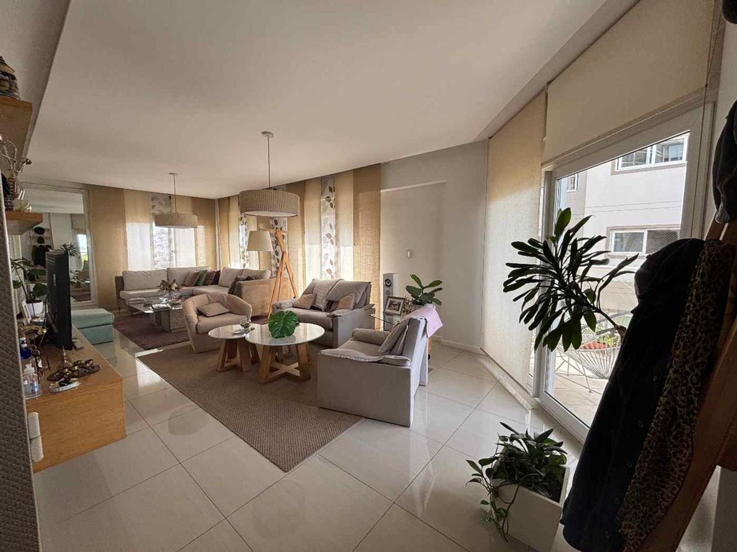 Venta depto de 4 amb, 2 cocheras  Ramos Mejia