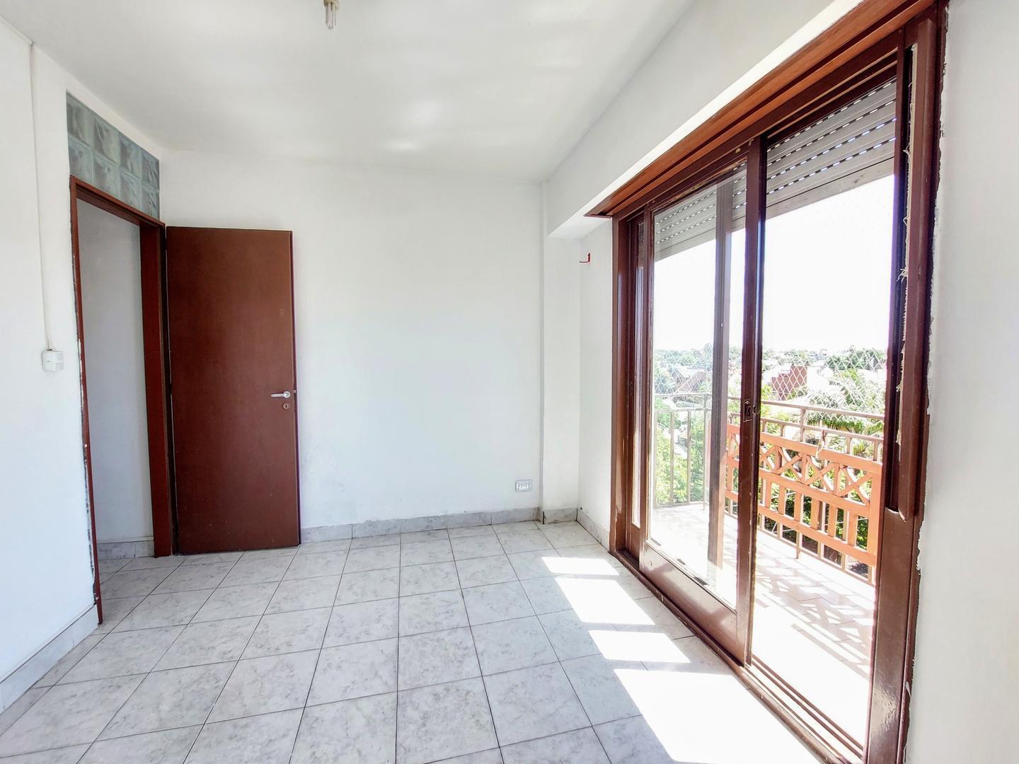 Monoambiente al frente con balcón en Venta en Ramos Mejía