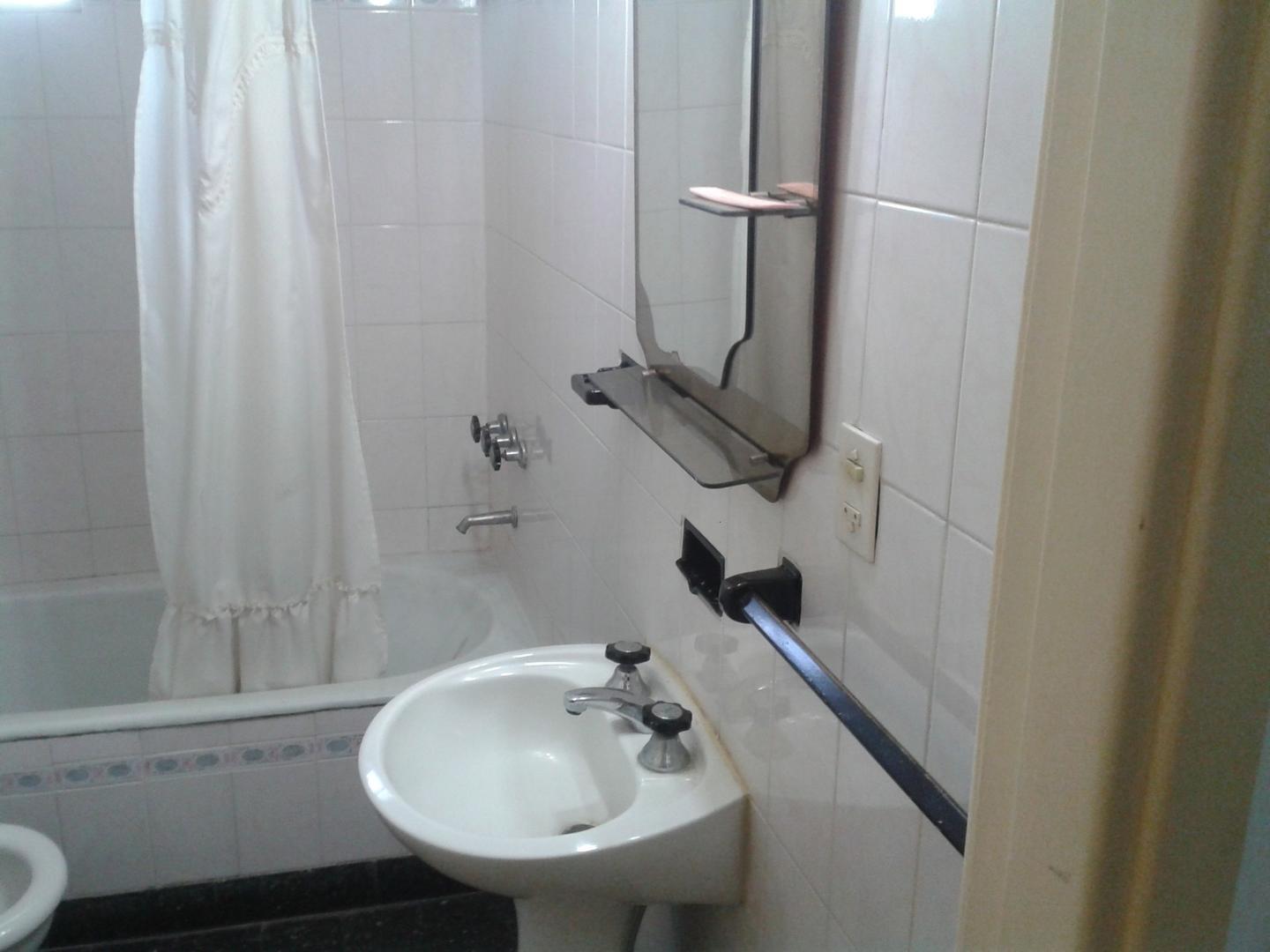 Departamento 3 ambientes con 2 baños