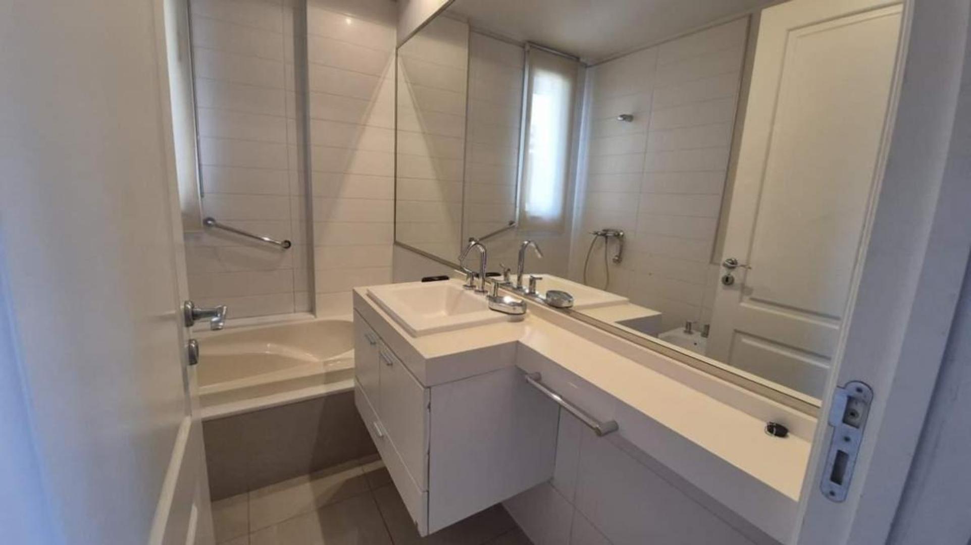 Departamento 4 ambientes con 3 baños