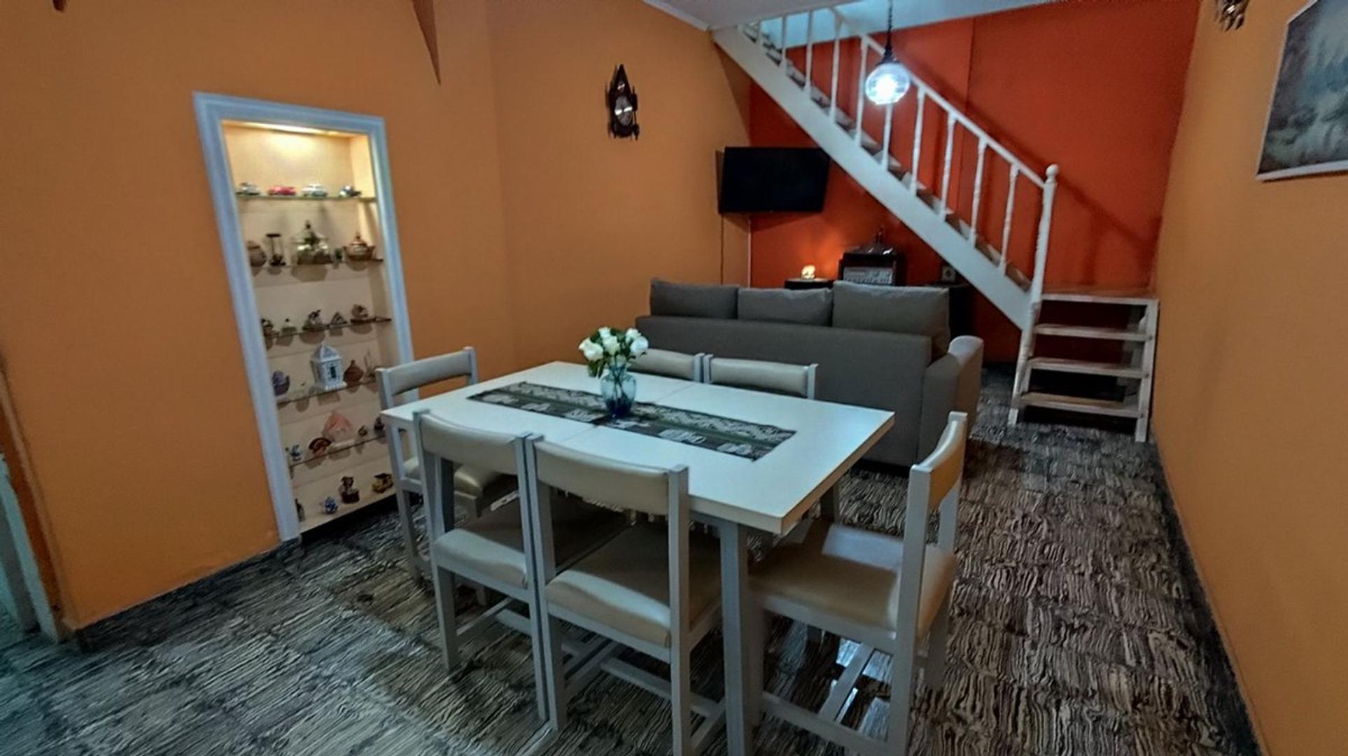 CASA VENTA TRES AMBIENTES CON GARAGE Y PATIO