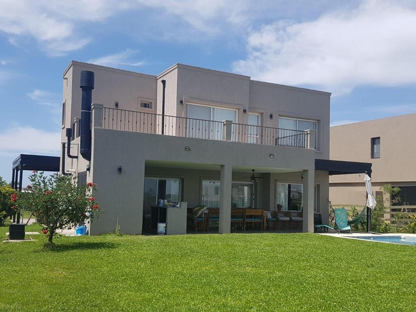 Casa en Alquiler de 3 dormitorios