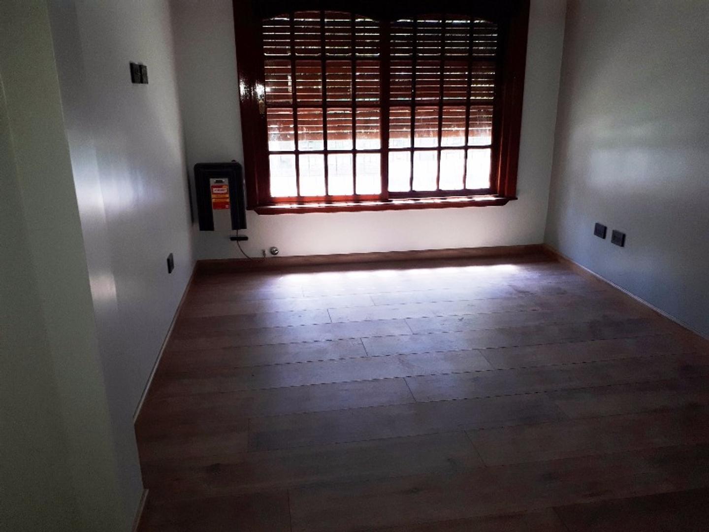 Casa en Alquiler en Barrio Parque Leloir, USD 1.500