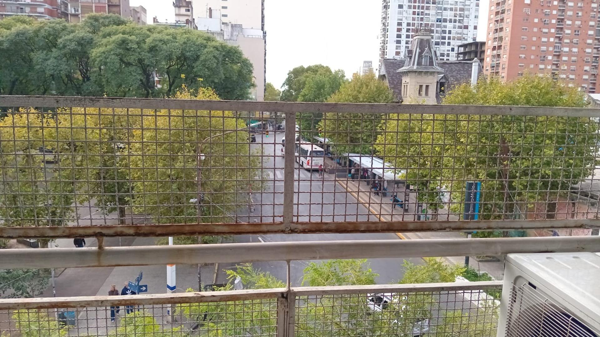 Departamento 4 ambientes con 2 baños