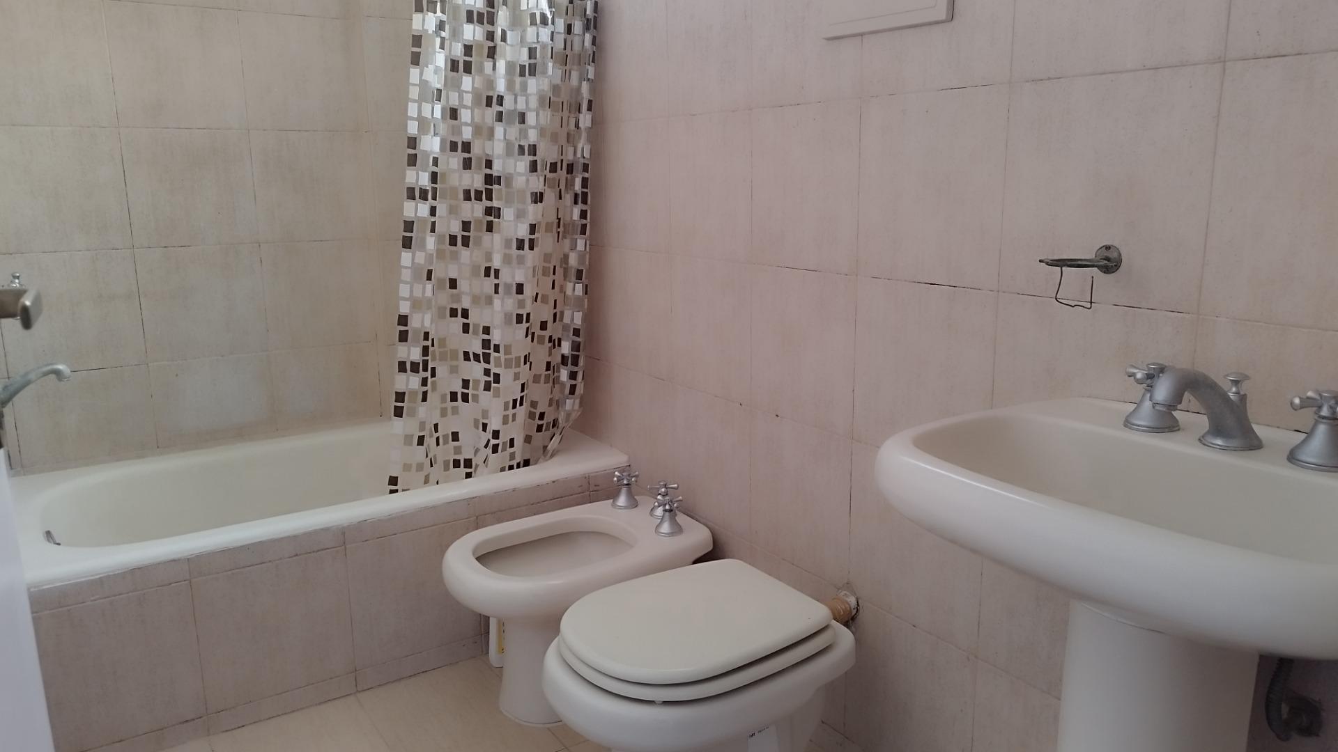 Piso Alto, Pura Luz. Con balcón