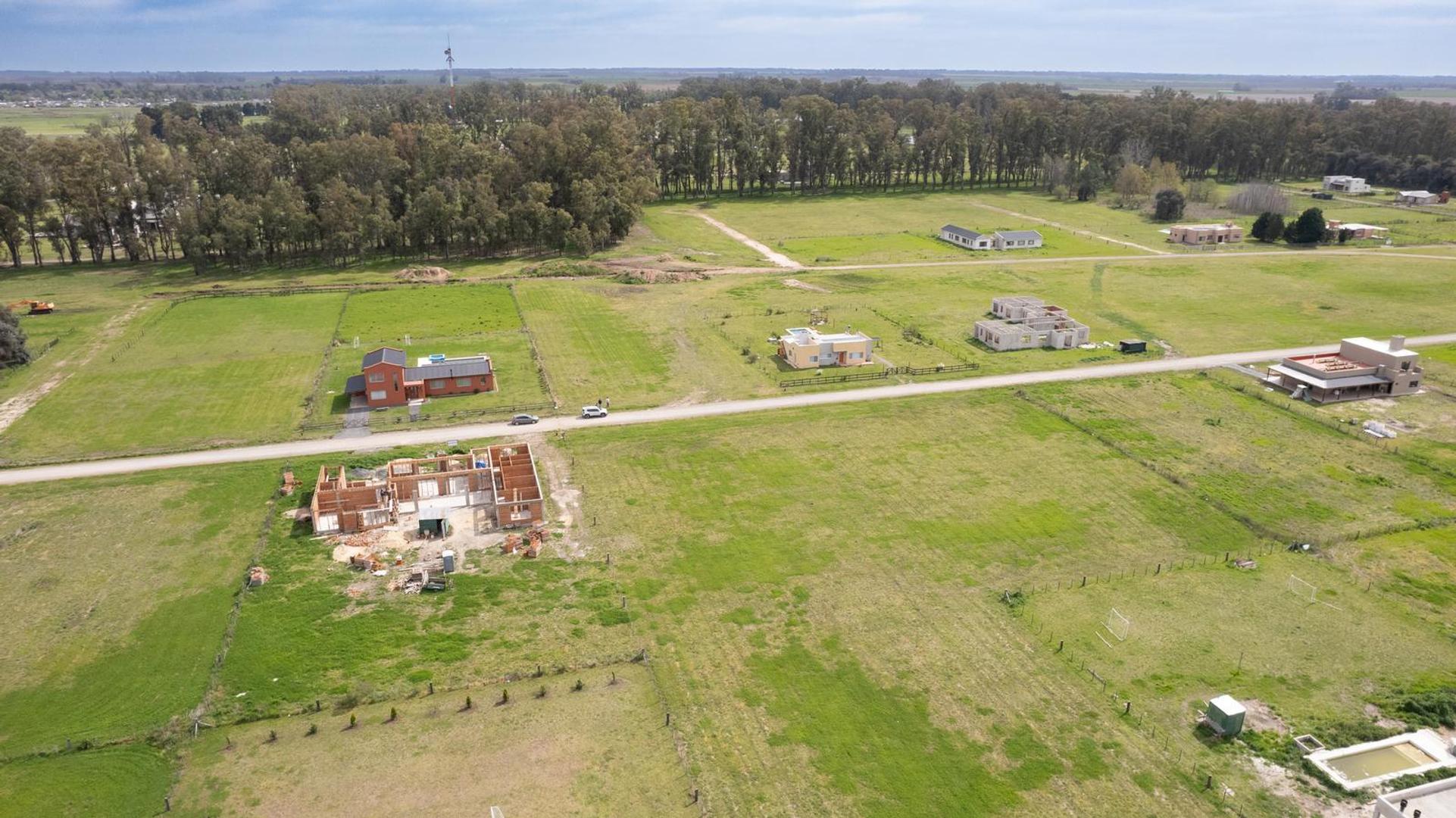 Lote de 2000m2 en Carlos Keen barrio cerrado