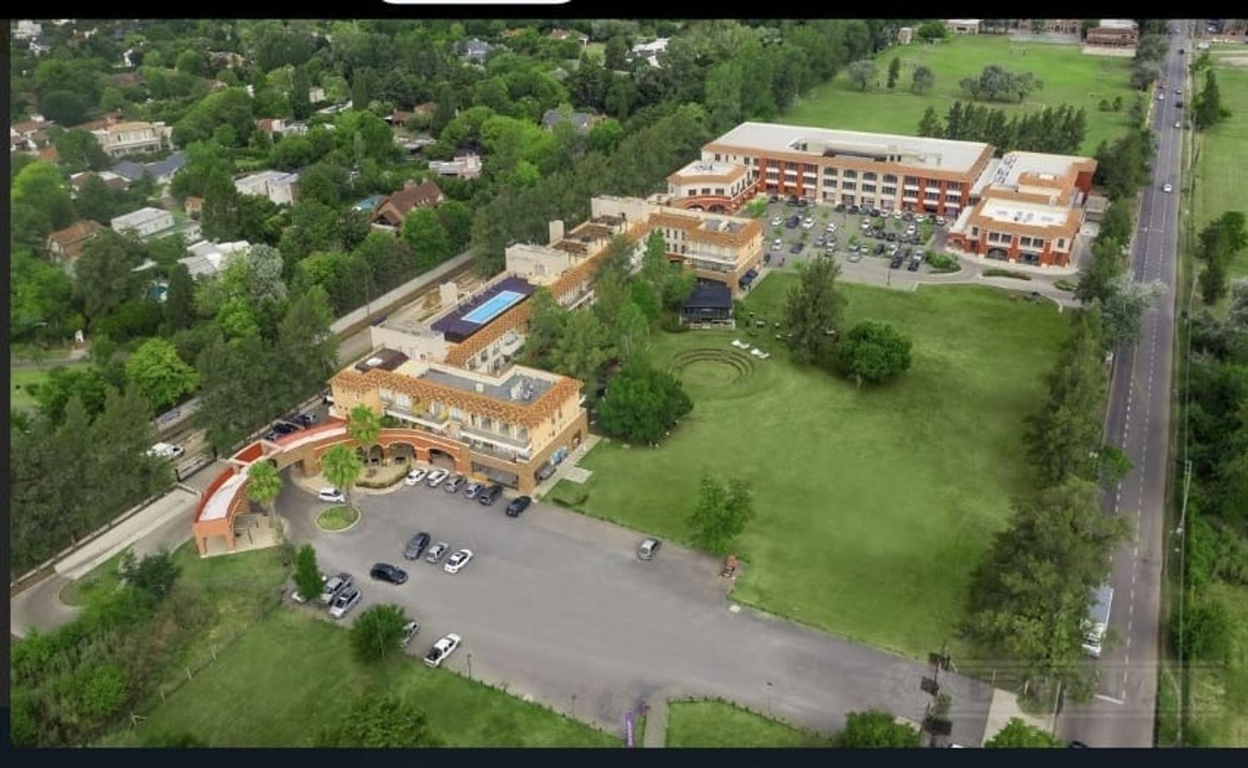 Locales comerciales EN VENTA en Pueblo Caamaño!