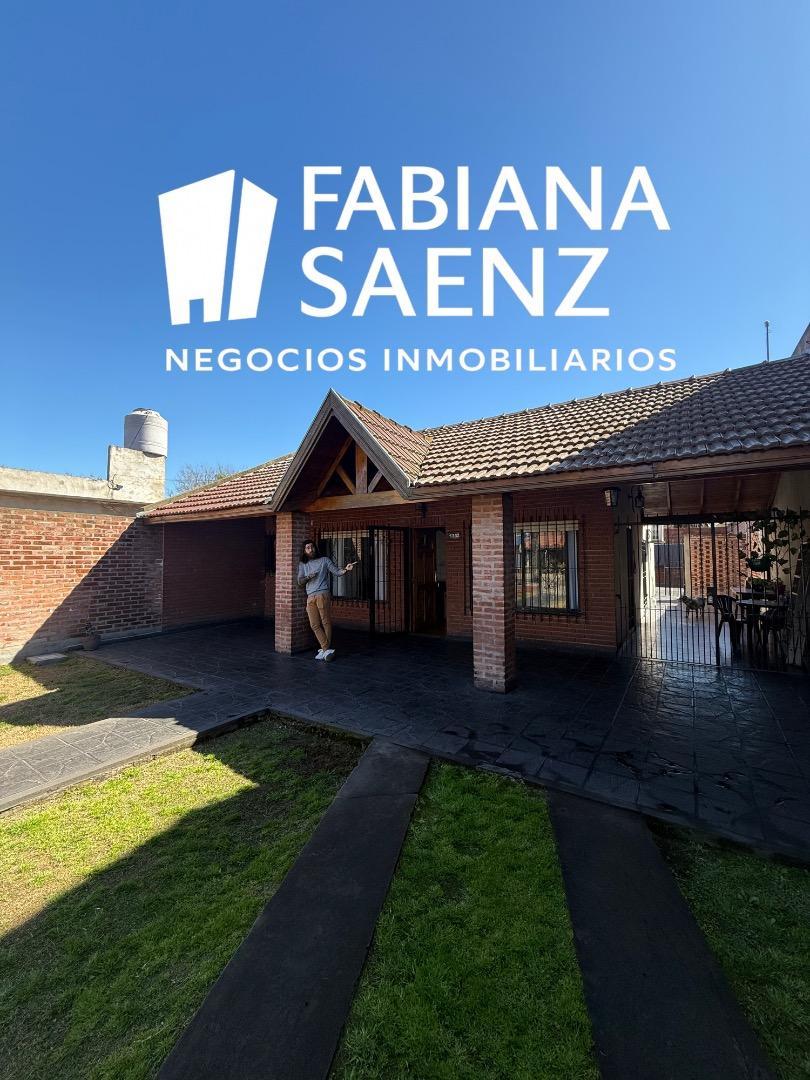 Casa en venta en Luis Guillon Apta a crédito