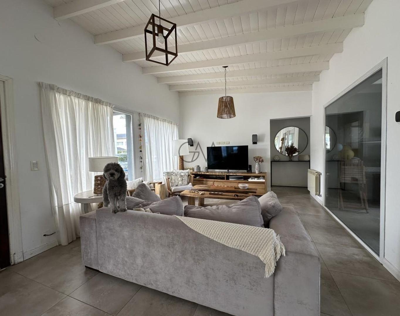 Casa 4 ambientes con 3 baños