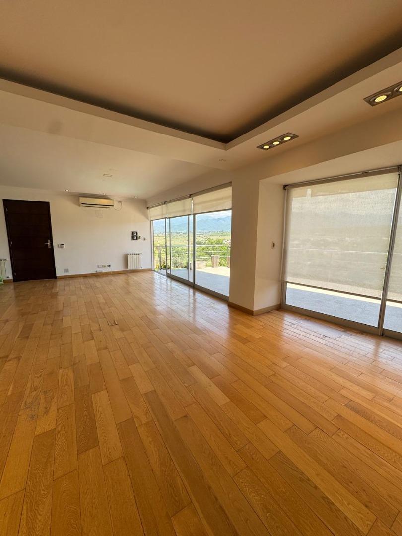 Departamento en Venta en Barrio Grand Bourg, USD 230.000
