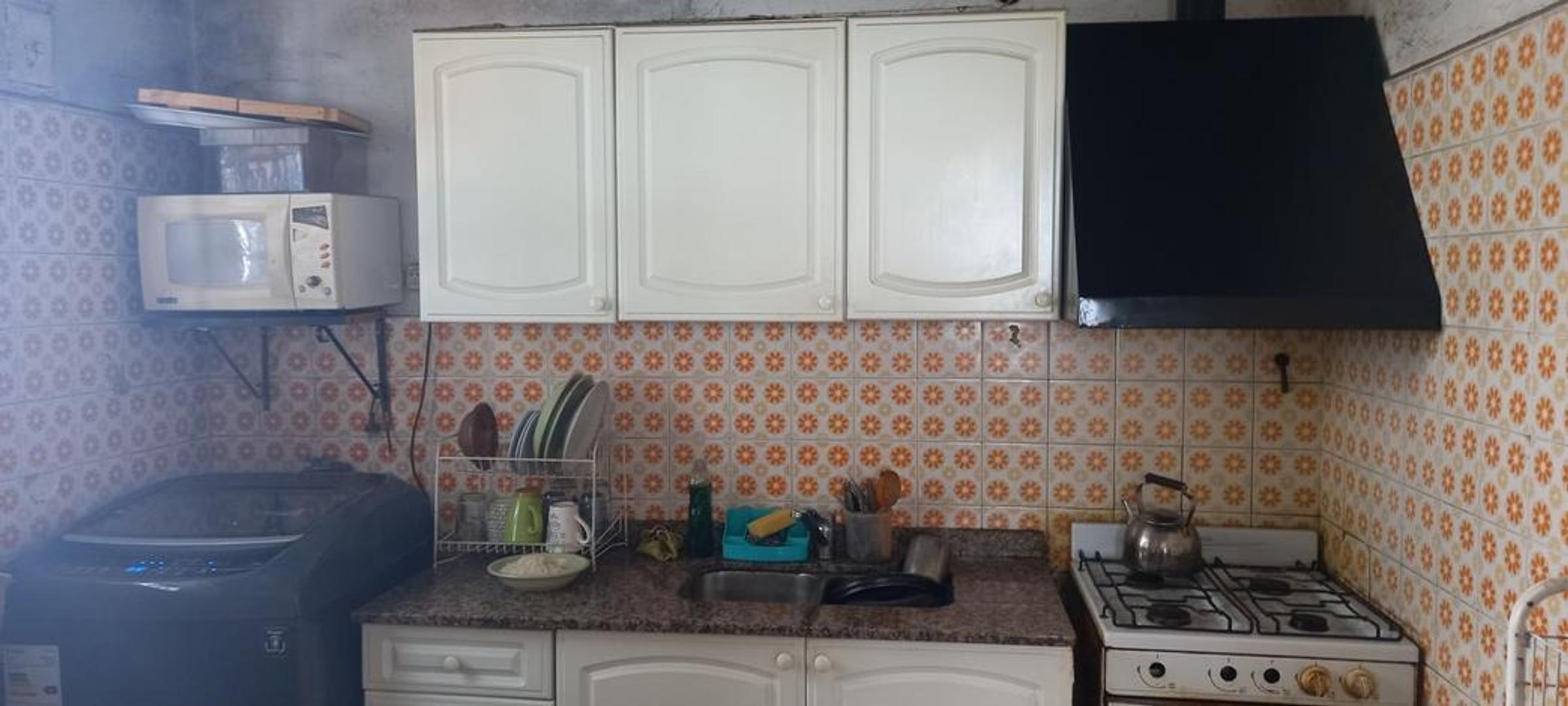 Casa 2 ambientes con 1 baño