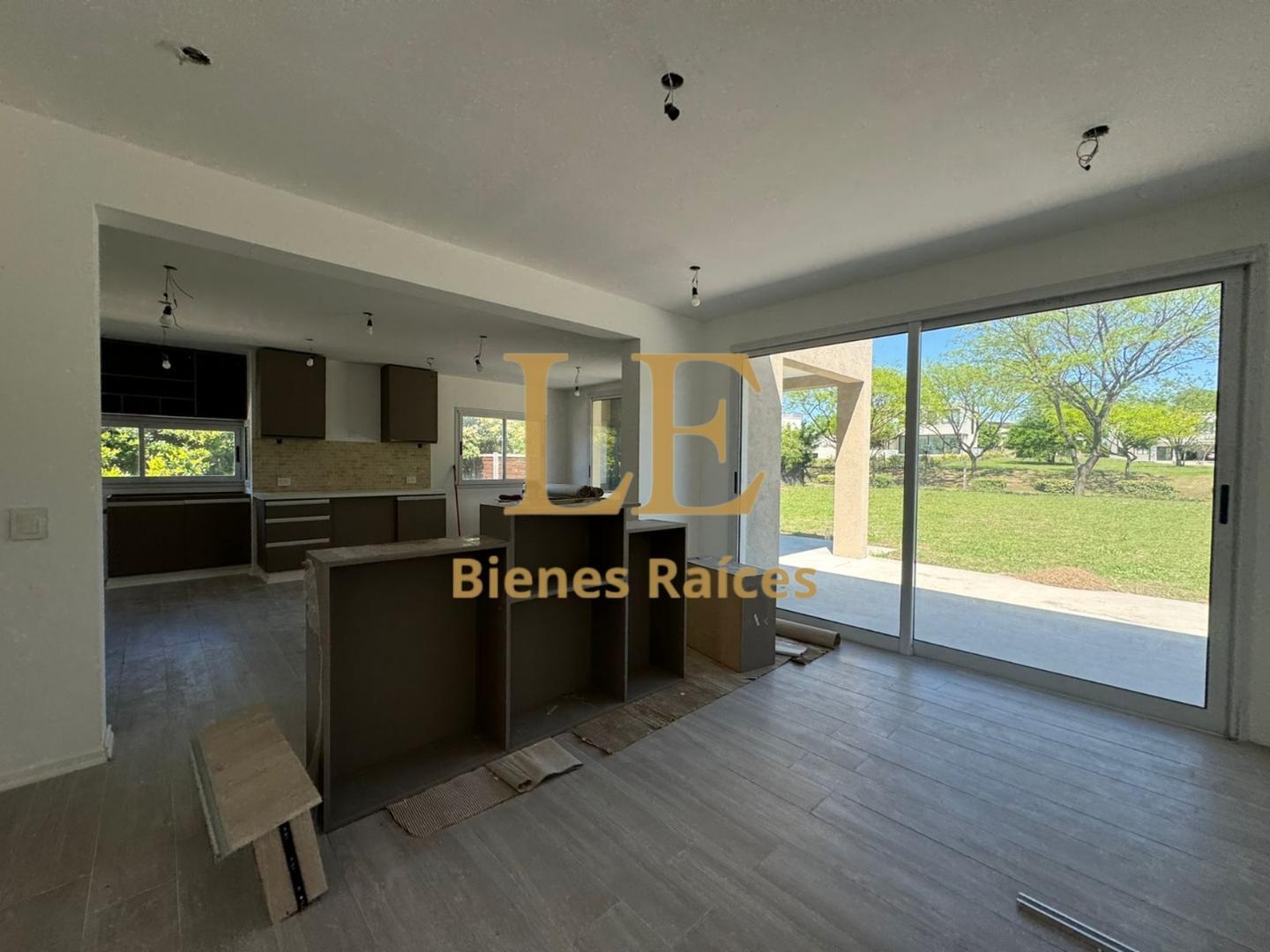 Casa en Venta al Oeste