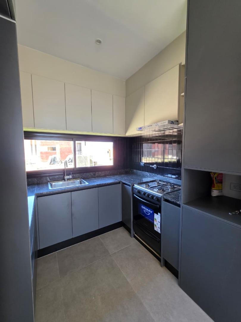 Casa 3 ambientes con 2 baños