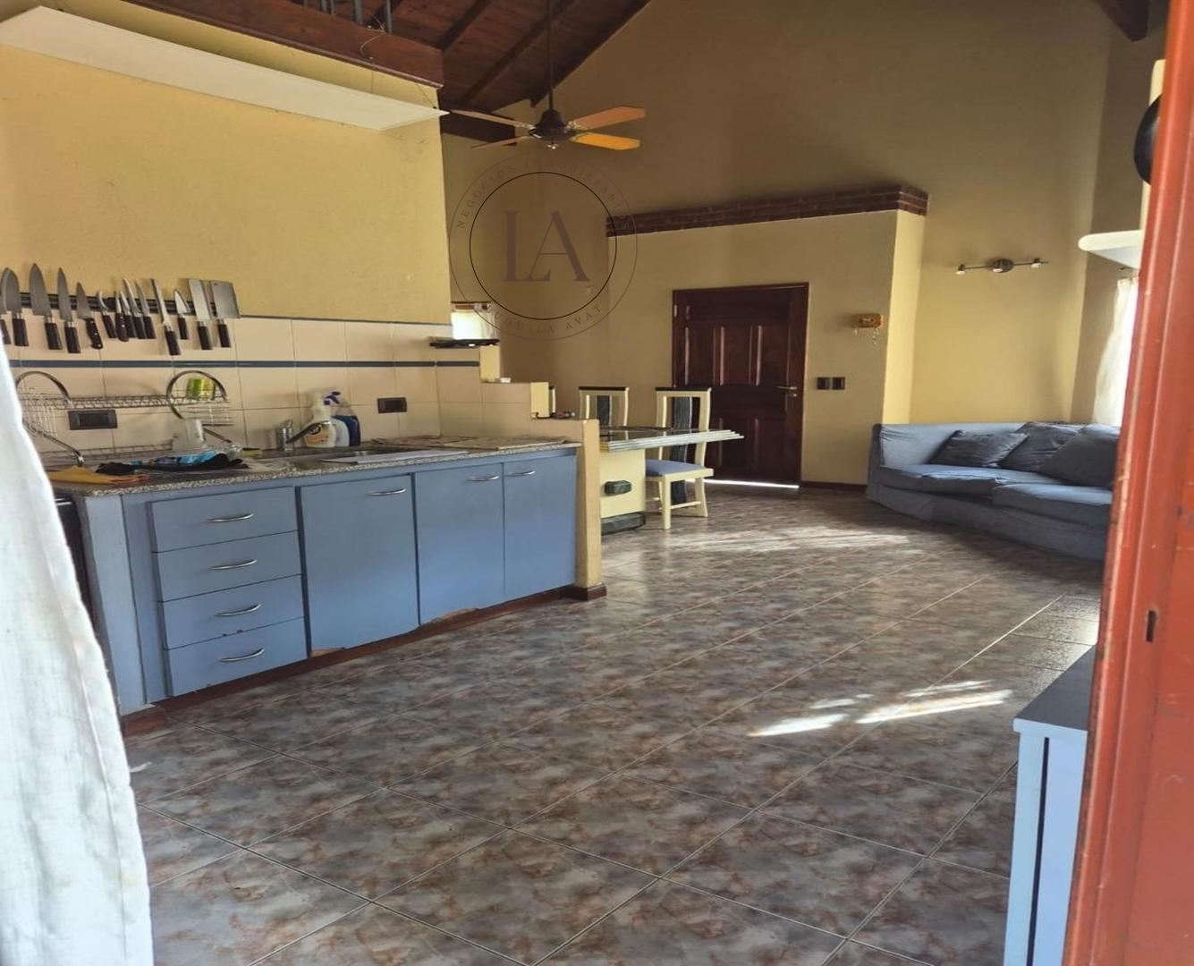 Casa 3 ambientes con 2 baños