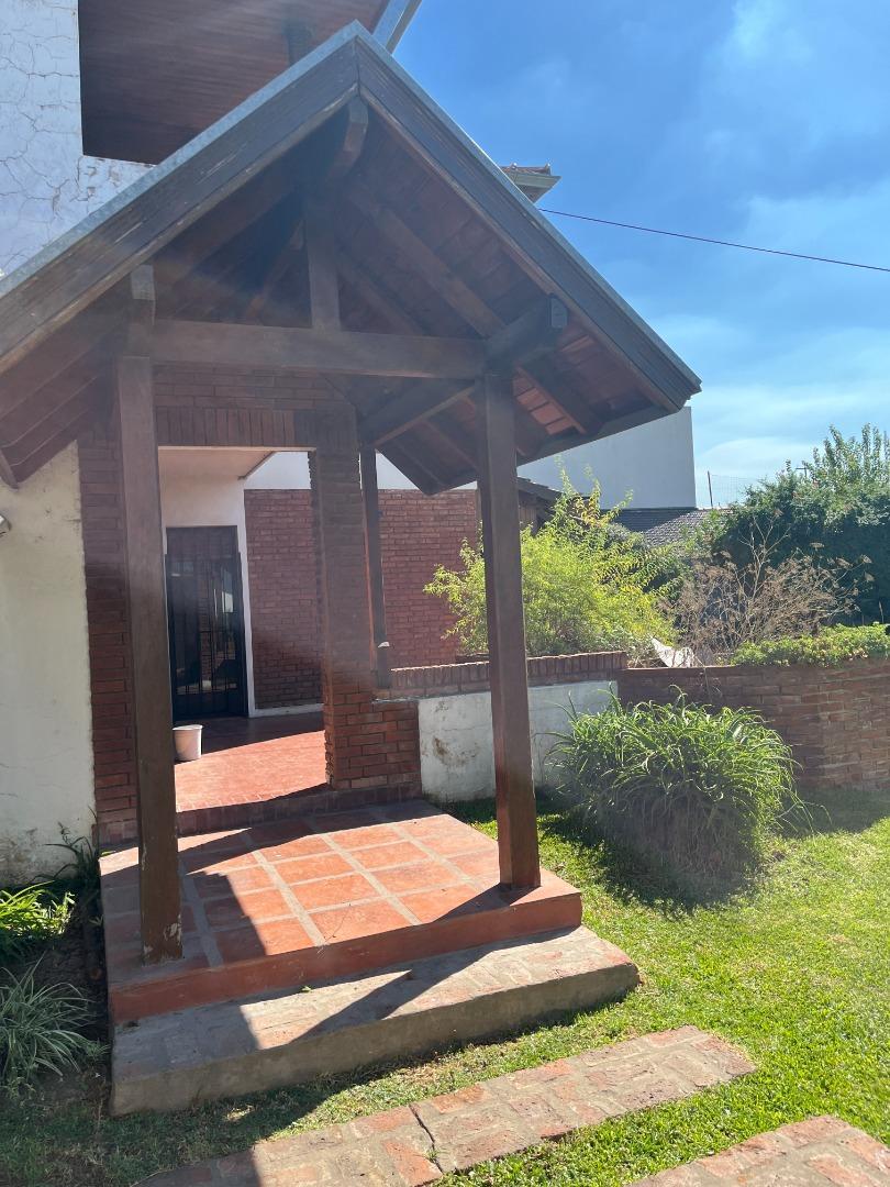 Casa en Venta con 6 cocheras