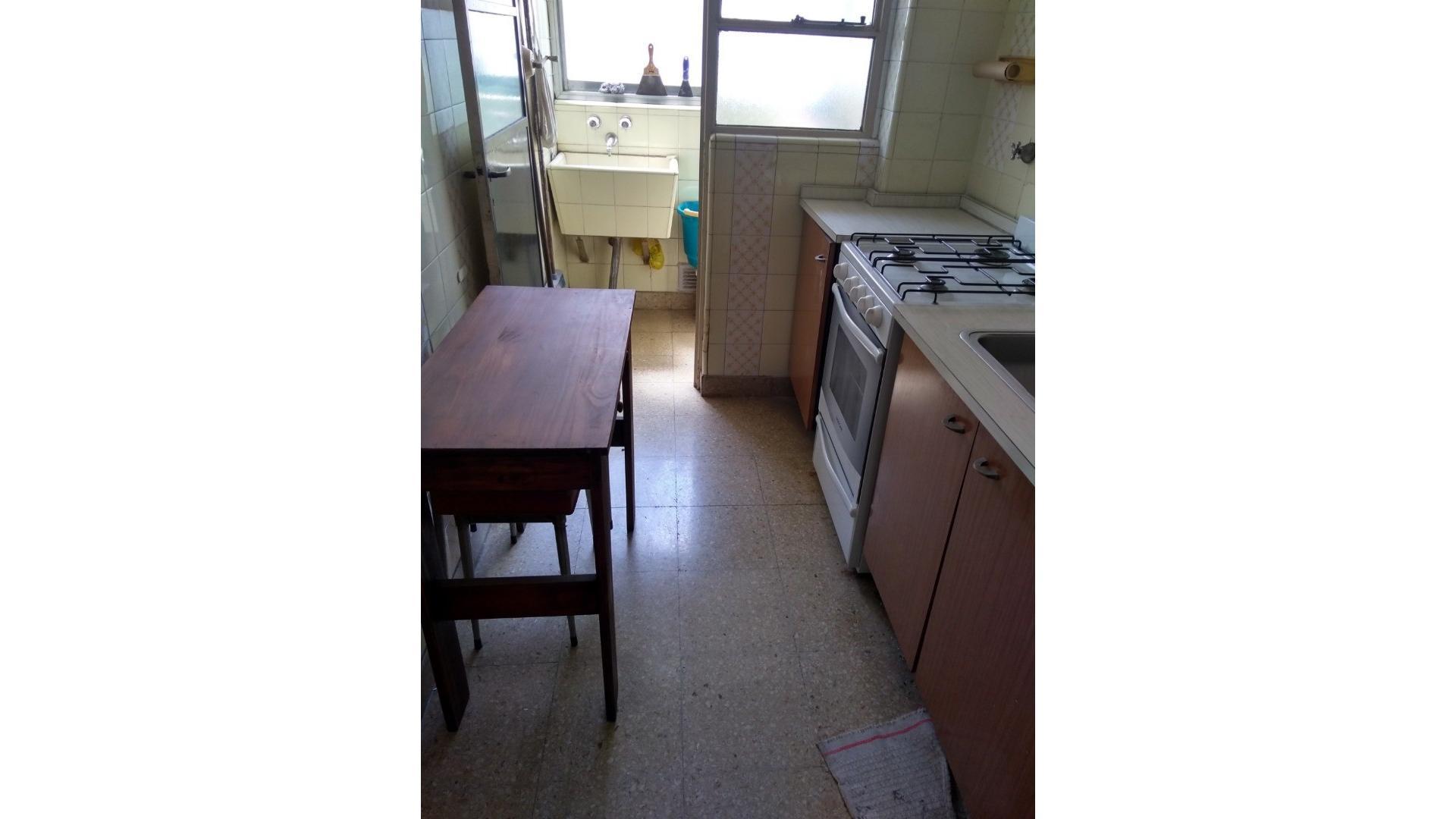 25 De Mayo 129 , Piso 7