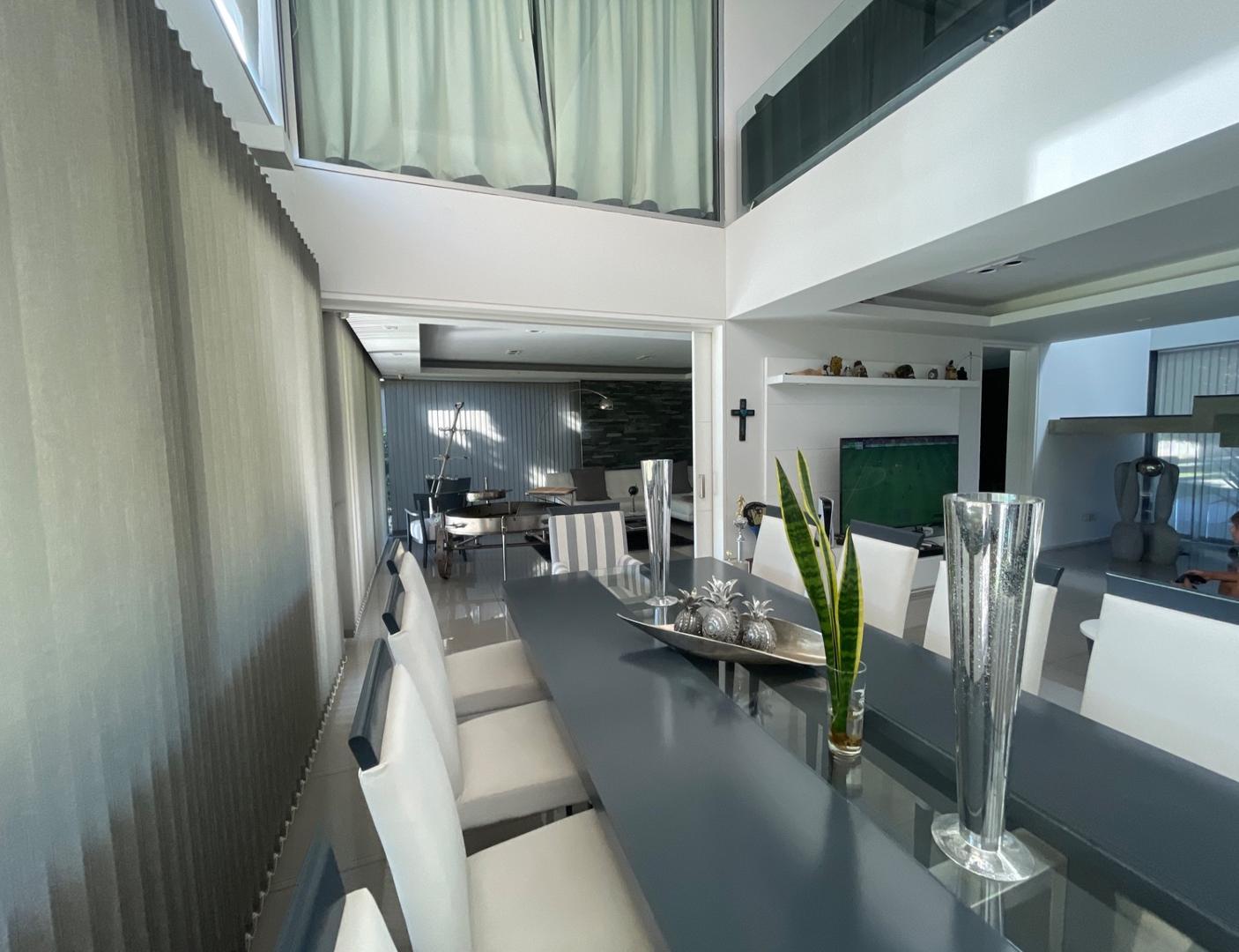 Casa 5 ambientes con 5 baños