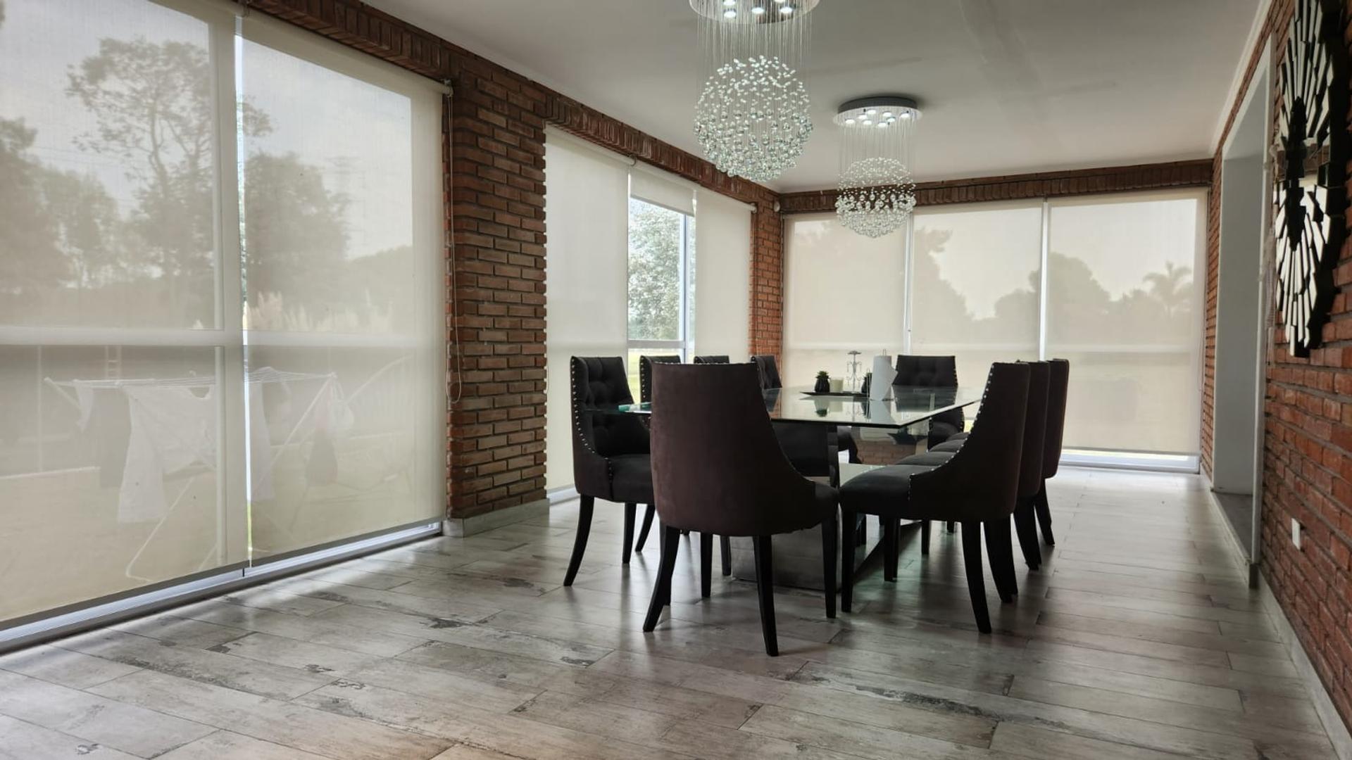 Casa 5 ambientes con 5 baños