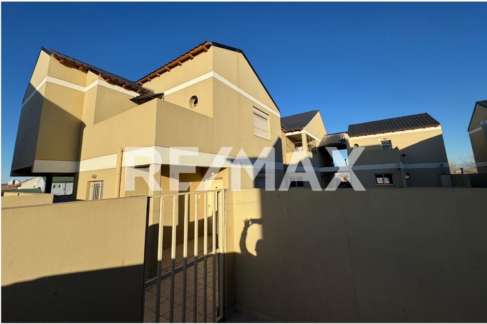 EDIFICIO EN VENTA I 21 DEPARTAMENTOS I 3 LOCALES